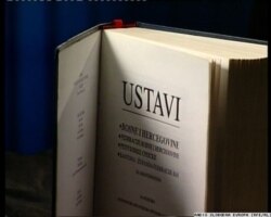 Profesor Pobrić navodi da je pravo na samoopredjeljenje je samo unutrašnjeg vida, a ne i pravo secesije, jer Ustav BiH ne predviđa pravo secesije