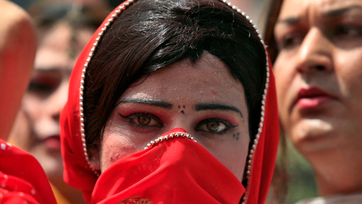 В Пакистане продолжаются нападения на трансгендеров