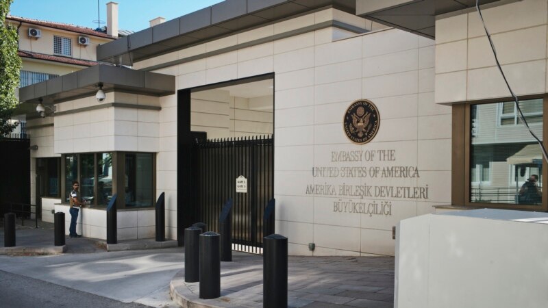 Американската амбасада во Анкара ја прекинува својата работа од безбедносни причини
