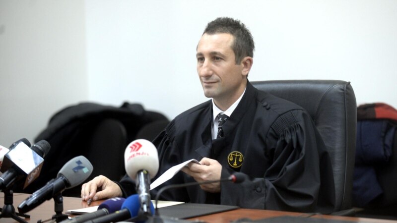 Судот беше ажурен со одлуката за притвор на Мијалков, тврди Џолев