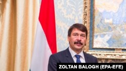 Унгарскиот претседател Јанош Адер потпиша закон со кој ќе й се дозволи на владата да ја преземе контролата врз академските истражувања