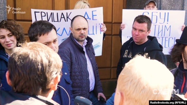 Акція «Грицак, де декларації»: Роман Матковський виходив до мітингувальників