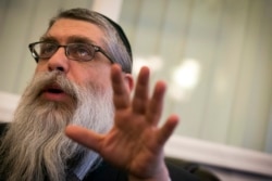 Головний рабин України виступає на конференції в Нью Йорку, 3 березня 2014 року