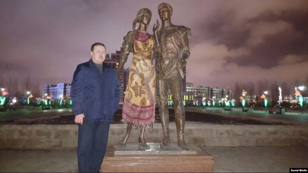 Қызыл телпек, 1990 жылдардағы порнофильм XXX порнографиялық фотосуреттер