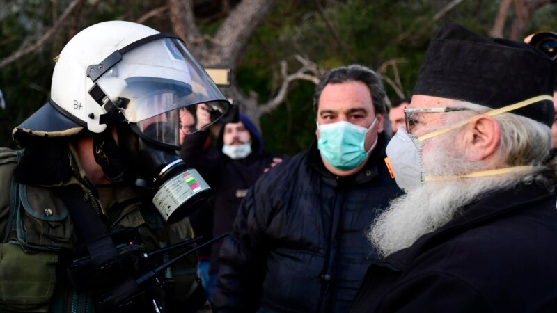 Грција ќе гради затворени центри за мигранти и бегалци