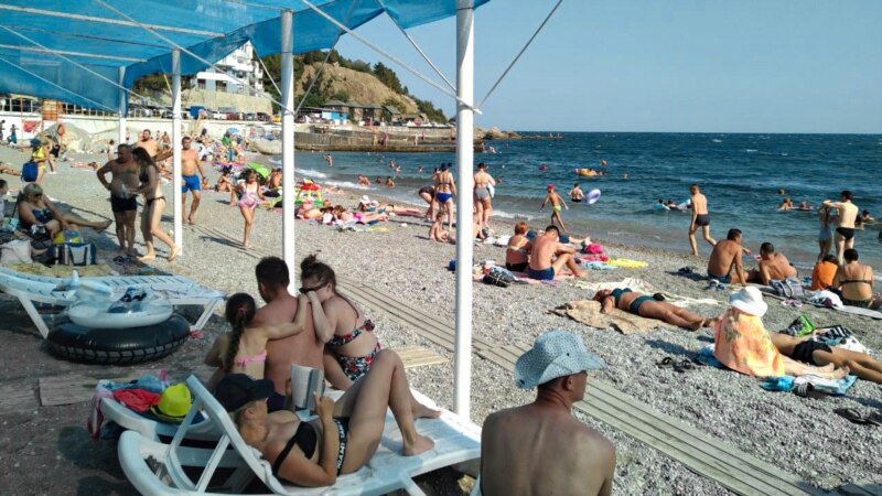 Плата за въезд, отсутствие спасателей и антисанитария: в Крыму продолжается мониторинг пляжей