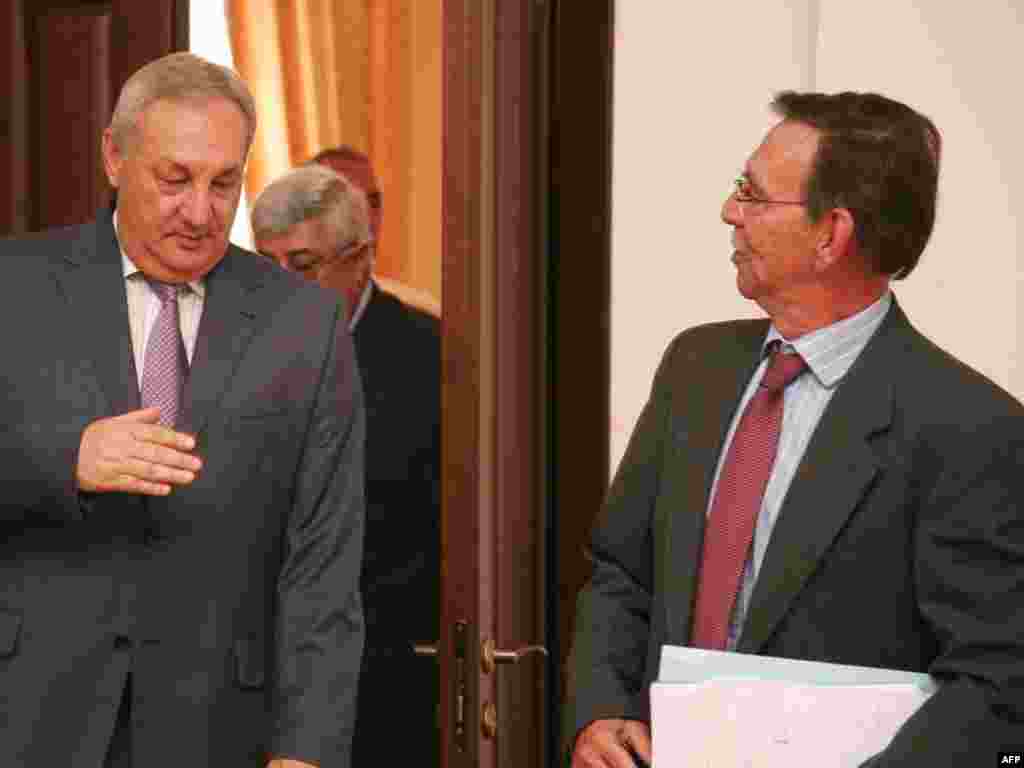 С главой Миссии наблюдателей ООН в Грузии Йоханом Вербеке. Сухуми, 19 июня, 2009
