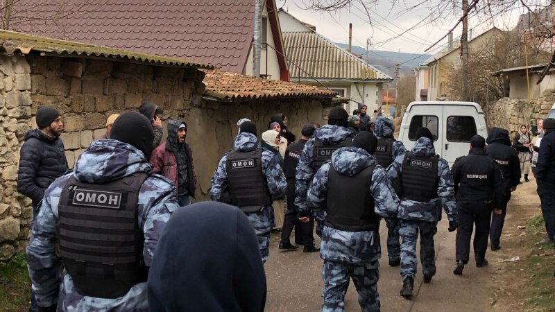 «Вы у нас – на карандаше». В Крыму силовики РФ атакуют членов Курултая крымских татар