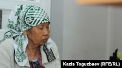 Данышпан Нуракова, мать и общественный защитник Бактыгали Калдыбекова, на судебном процессе по делу сына. Алматы, 10 июня 2019 года.