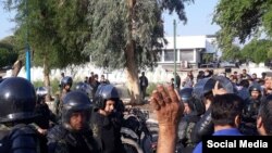 Iranian steel workers on strike and protesting in Ahvaz. Mid-November, 2018