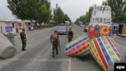 Украинские пограничники на посту рядом с Новоазовском.