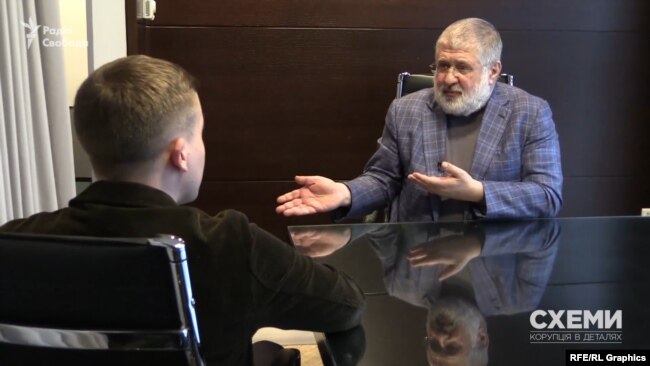 А на зустрічі із Хомутинніком, за словами олігарха, обговорювали перспективи партії «Відродження» А на зустрічі із Хомутинніком, за словами олігарха, обговорювали перспективи партії «Відродження»