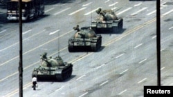 Танки на площади Тяньаньмэнь, Пекин, 5 июня 1989 года