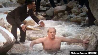 Қыздар жалаңаш шлюха әдемі