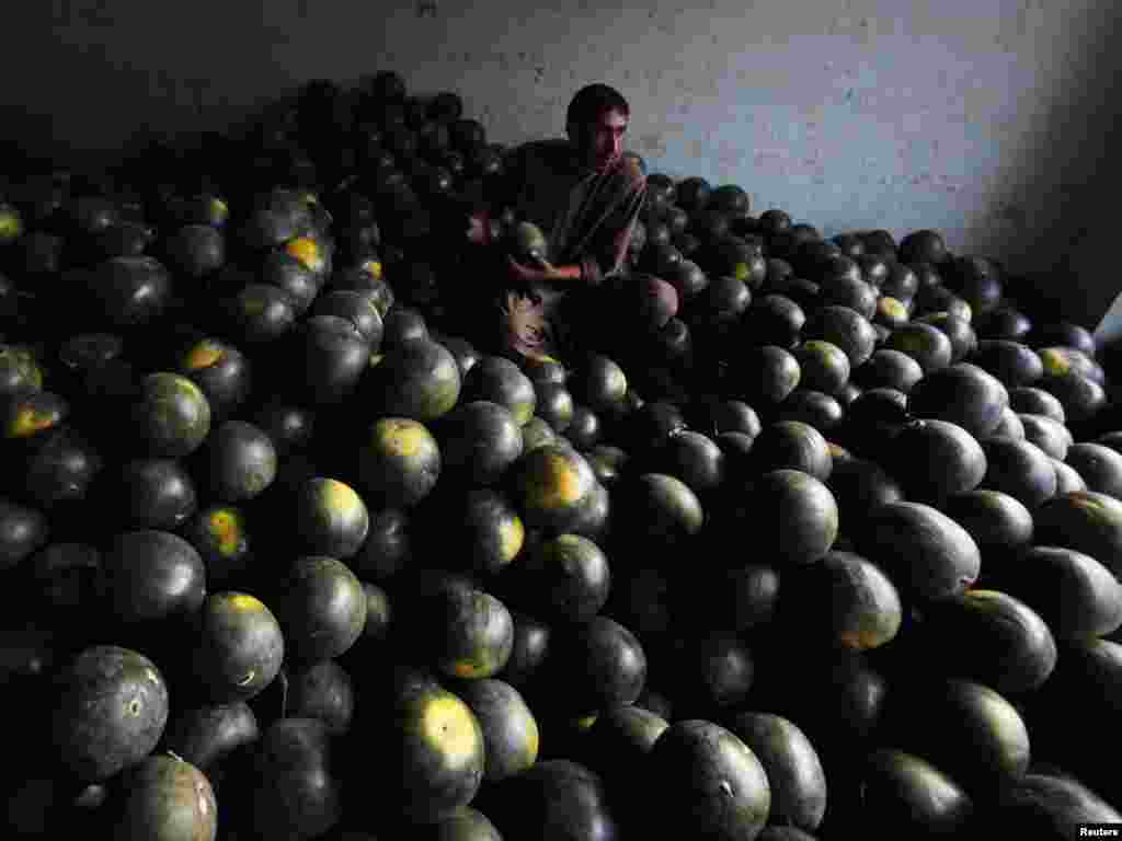 Pakistan - Tržnica u Abbottabadu, 10.05.2011. Foto: Reuters / Akhtar Soomro
