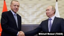 Vladimir Putin (sağda) və Recep Tayyip Erdoğan