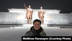 Уәлихан Қарасаев, қазақстандық заңгер, турист. Пхеньян, 9 қаңтар 2016 жыл