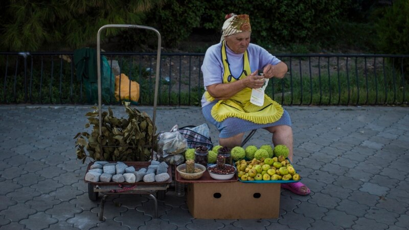 Более 40% крымчан не удовлетворены материальным положением – опрос