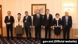 Noii membri ai guvernului, la depunerea jurământului