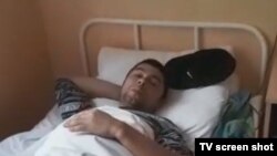 Один из пострадавших узбекистанцев Ильхом Холматов попал в больницу с переломом ноги и сотрясением мозга.