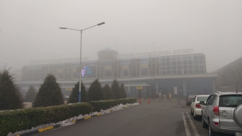 Се ҳавопаймо аз Русия ба Душанбе бинобар туман дар Хуҷанд фуруд омаданд