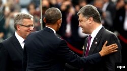 Bronislaw Komorowski, Barack Obama şi Petro Poroşenko, Varşovia, 4 iunie 2014