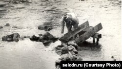 Ловля рыбы в старом шорском поселении