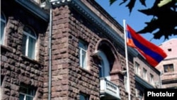 Հայաստան -- Կենտրոնական ընտրական հանձնաժողովի մուտքը, Երեւան, արխիվ