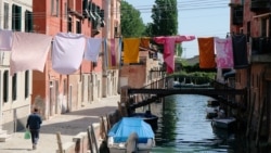 Опустевшая улица в Венеции. 22 апреля 2020 года.