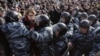 Фото с протестной акции в Москве 26 марта