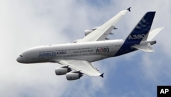 France -- An Airbus A380 performs a demonstration flight at the 49th Paris Air Show at Le Bourget airport, east of Paris, 22Jun2011