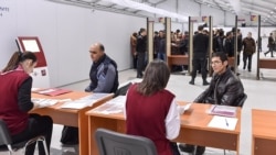 Москванын сыртындагы "Сахарово" миграциялык борборундагы каттоо.