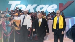 "Отец нации" Нурсултан Назарбаев на предвыборном митинге со своим "преемником" Касым-Жомартом Токаевым. Нур-Султан, 3 июня 2019 года