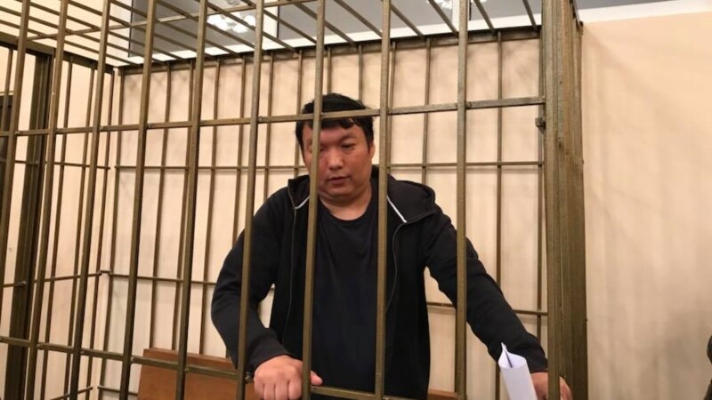Бишкек казак активистинин арызын карап жатат