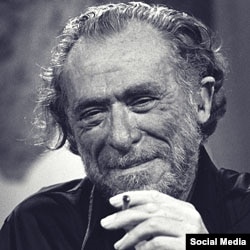 Amerikan postmodern underground yazıçısı Charles Bukowski/