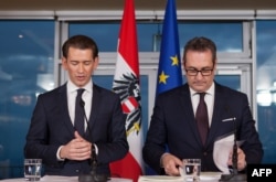 Австрийские руководители: канцлер, лидер консервативной Народной партии Себастиан Курц (слева) и вице-канцлер, лидер Партии свободы Хайнц-Кристиан Штрахе