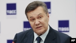 Слідство звинувачує Віктора Януковича в державній зраді, пособництві у веденні агресивної війни та пособництві в посяганні на територіальну цілісність і недоторканність України