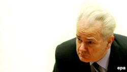 Slobodan Milošević u sudnici Haškog tribunala, januar 2002.
