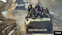 Боевые действия в районе Веденского ущелья в Чечне, 2000 год. Архивное фото 
