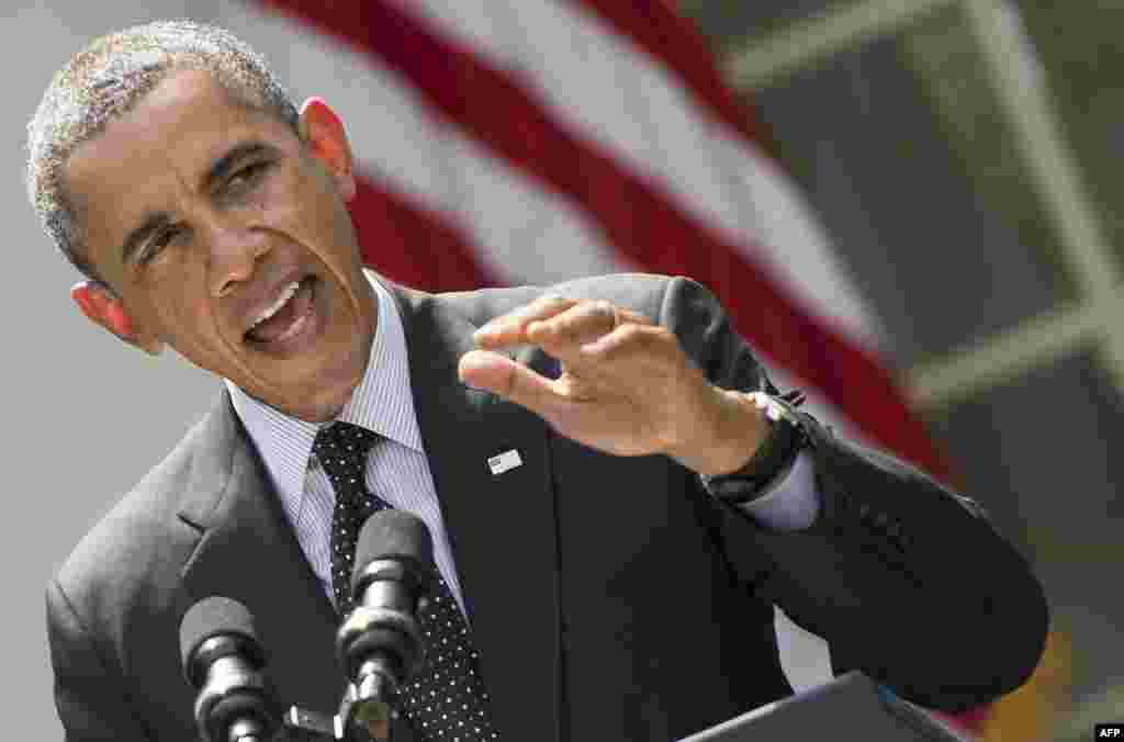 2014. május 27. Barack Obama bejelenti, hogy 2016 végéig az összes amerikai csapatot kivonják. 2015 októberében visszavonja döntését, és kijelenti, hogy 5500 katonát akar az országban tartani. Közben az afgán kormányerők harcban állnak a tálibokkal