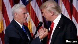 Mike Pence împreună cu Donald Trump