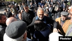 Armenia - Opposition leader Raffi Hovannisian meets supporters in Ararat region, 1Apr2013.