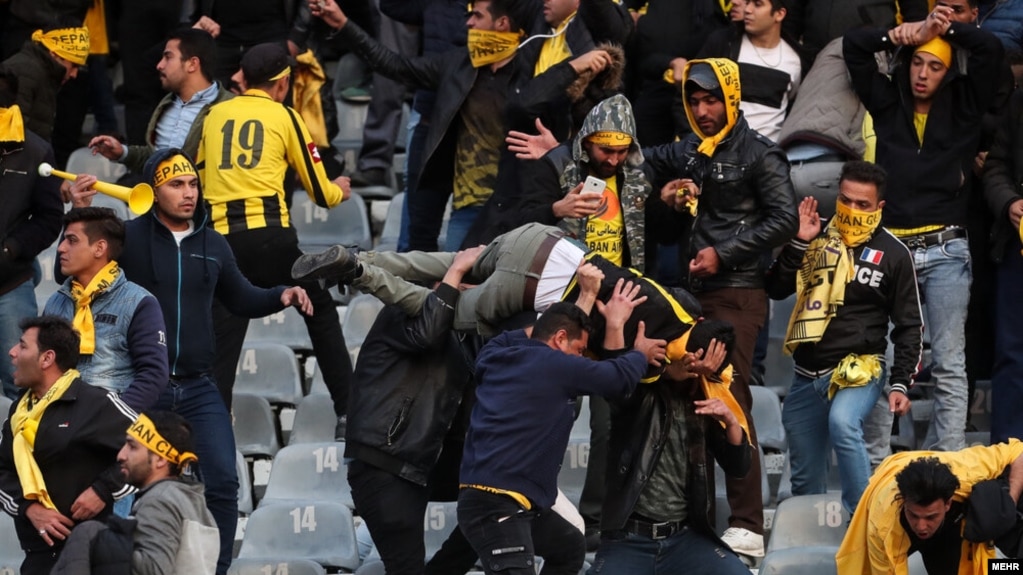 Match between Sepahan and Persepolis in Iran ended in bloody fights-- 26 Apr 2019