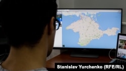 Google Maps had briefly changed about 900 Crimean place names, using names Ukraine plans to give to towns and streets under legislation passed in Kyiv last year banning Soviet symbols.
