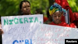 ربودن دختران نیجریه‌ای اعتراض‌هایی را در آن کشور و محکومیت‌هایی را در خارج از آن همراه داشته است