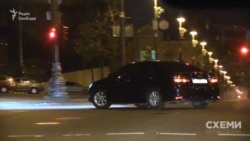 «Тойота кемрі» обігнала авто «Схем» на перехресті і рушила в сторону Офісу президента.