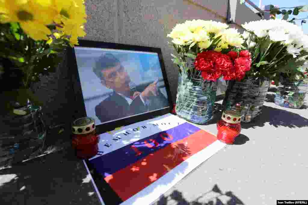 Сто дней после убийства Бориса Немцова. Большой Москворецкий мост, 7 июня 2015 года