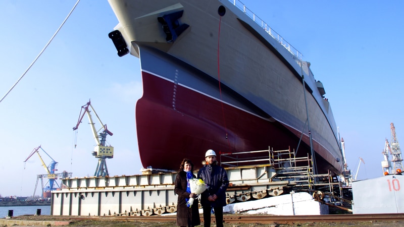 На судостроительном заводе «Залив» в Керчи спустили на воду новое судно (+фото)