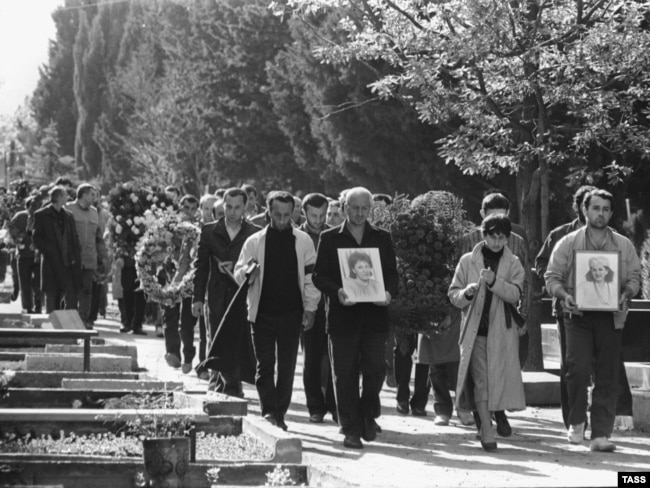 16 апреля 1989 года. Похороны погибших при разгоне митинга в Тбилиси 9 апреля