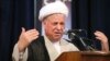 اکبر هاشمی رفسنجانی در سخنان روز جمعه خود از سیاست های دولت محمود احمدی نژاد در زمینه قطع برق انتقاد کرد. (عکس: ایسنا)